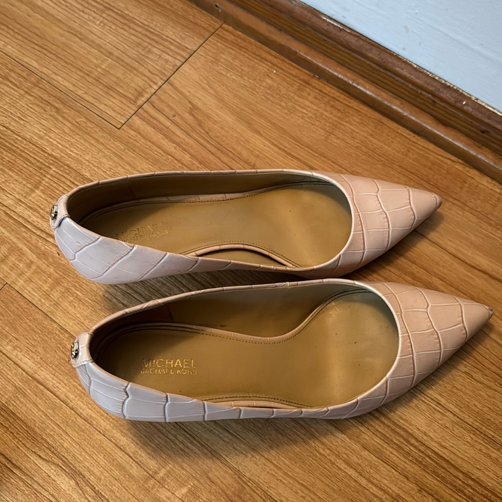 Nice pumps